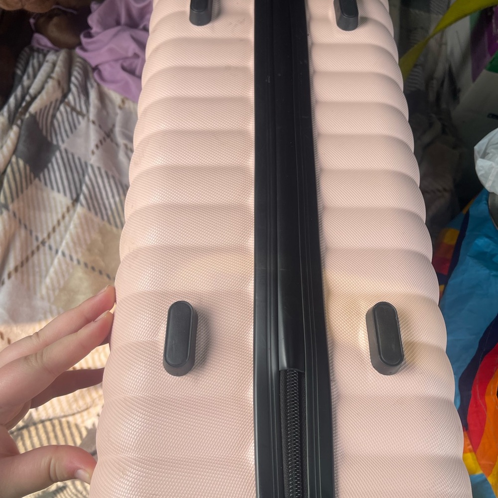 Pink Hardshell Suitcase - Picture 7 of 9